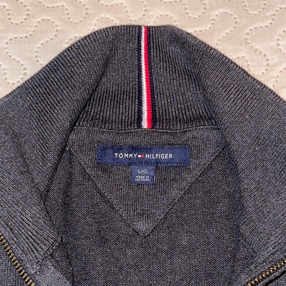 Tommy Hilfiger Gray 1/4 Zip Sweater Size Large - Picture 5 of 9